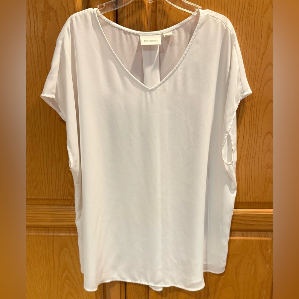 Chico’s Ultimate Tee Blouse Chiffon Ivory Cap Sleeve Size 2 (L)